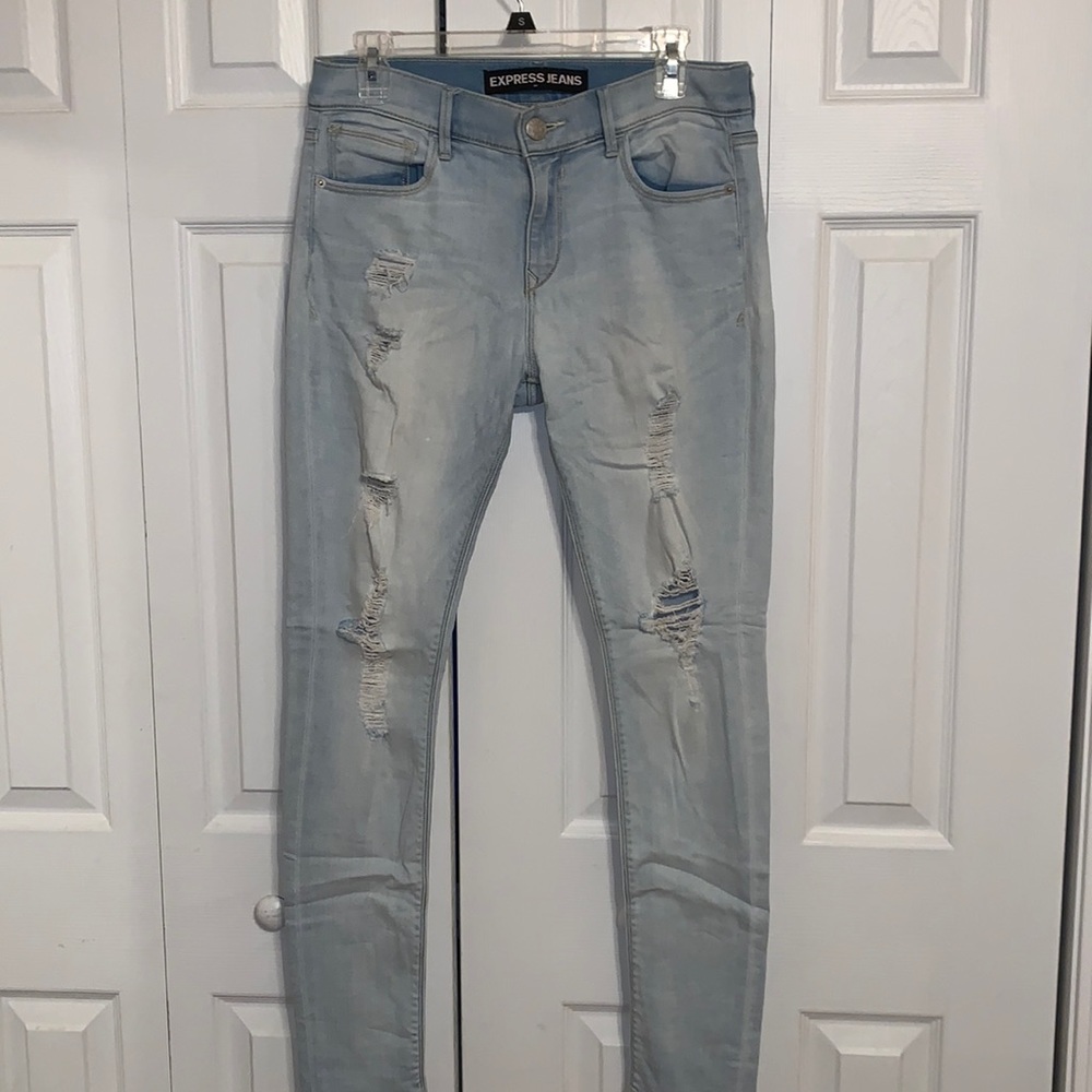 Women’s Express Supersoft Mid-Rise Ripped Jeans